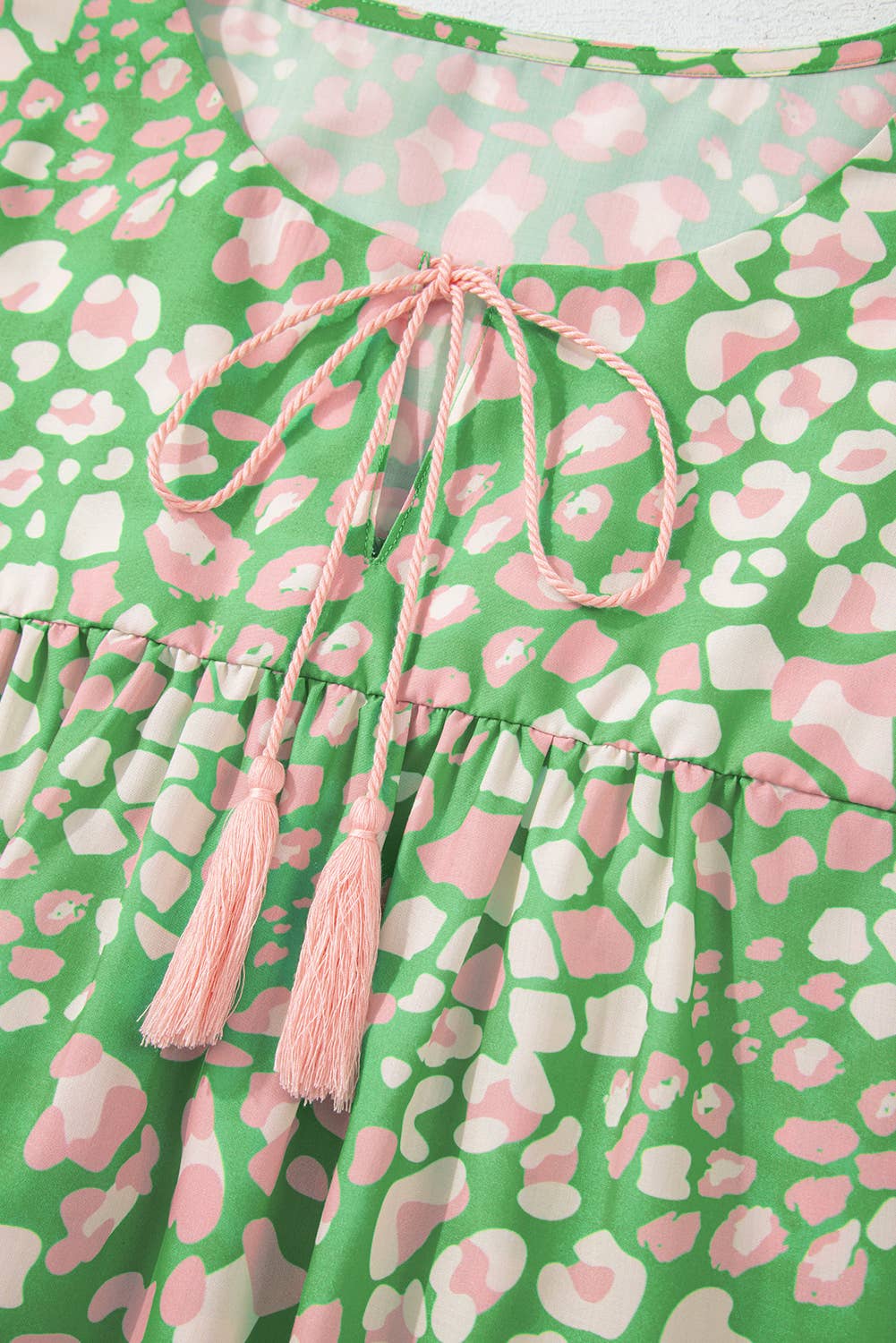 (Plus Tops) Floral Tassel Tie Split Neck Puff Sleeve Blouse (P-TTF11)